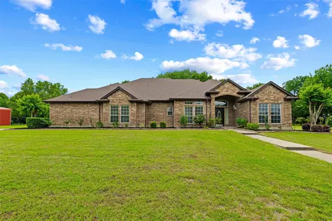 231 Ash Dr, Waxahachie, TX 75165