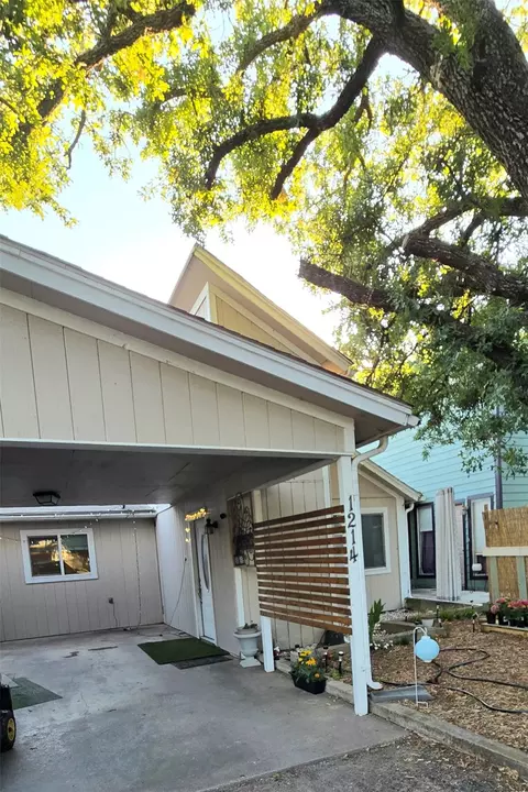 1214 Elm Ct, Runaway Bay, TX 76426