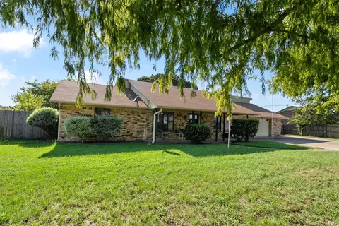 151 Peach Tree Rd, Gun Barrel City, TX 75156