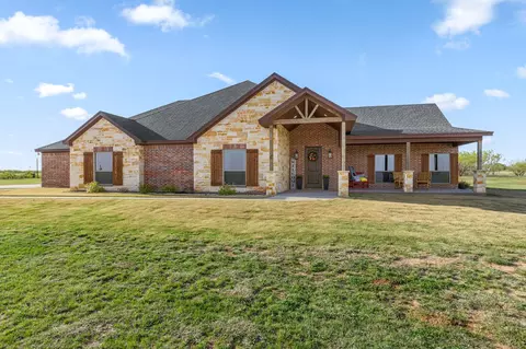 515 Sales Rd, Windthorst, TX 76389