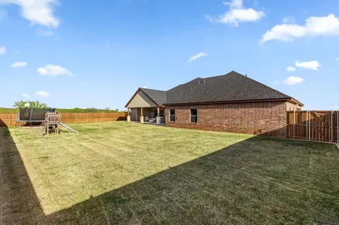 Exterior - 515 Sales Rd, Windthorst, TX 76389 photo 3 of 4