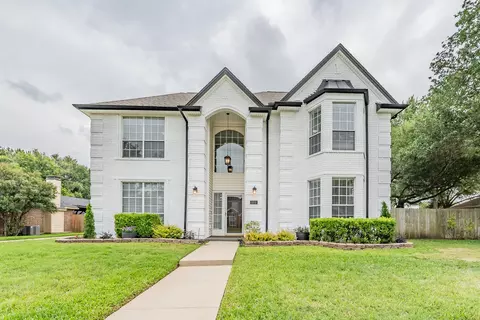 509 Aurora Dr, Euless, TX 76039