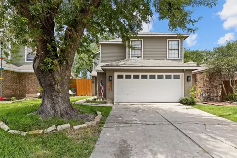 3707 Clover Hill Ln, Carrollton, TX 75007