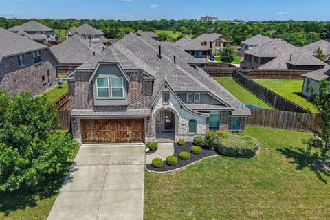 933 Vista Ln, Desoto, TX 75115