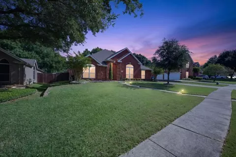 913 Chapel Dr, Denton, TX 76205