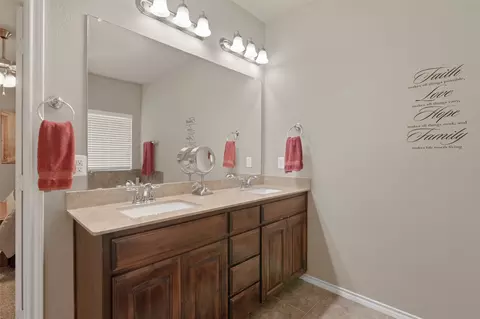5905 Marsh Rail Dr, Denton, TX 76208 photo 14