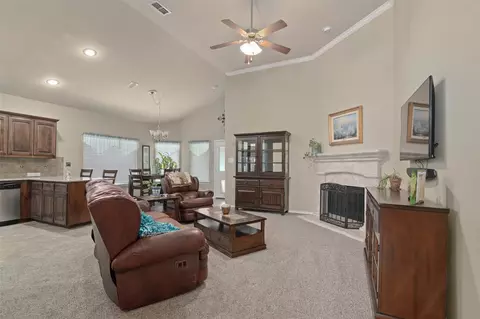 5905 Marsh Rail Dr, Denton, TX 76208 photo 2