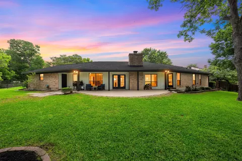 3241 Village Park Dr, Waco, TX 76708