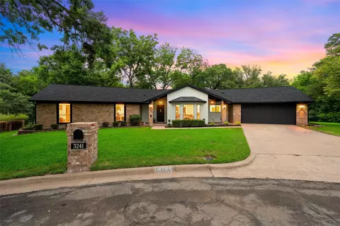 3241 Village Park Dr, Waco, TX 76708