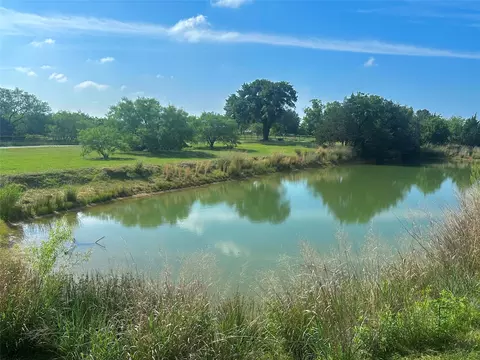 2200 Tipps Rd, Cross Roads, TX 76227