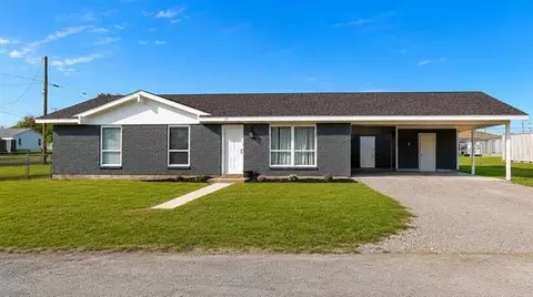 316 N Main, Henrietta, TX 76365