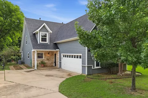 413 Collins St, Argyle, TX 76226