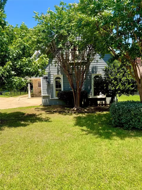 413 Collins St, Argyle, TX 76226