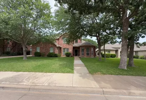 216 Flagstone Dr, Burleson, TX 76028