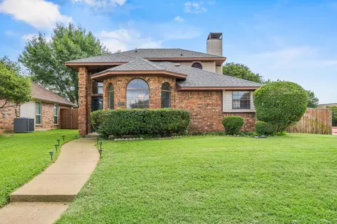 2060 Arbor Creek Dr #B, Carrollton, TX 75010
