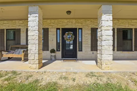 150 Summer Stone Ct, Weatherford, TX 76087