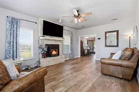 150 Summer Stone Ct, Weatherford, TX 76087