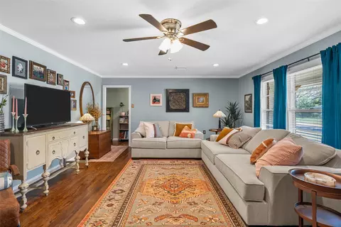 Living - 3816 Pine Ave, Waco, TX 76708 photo 2 of 5