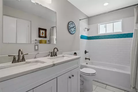 Bath - 3816 Pine Ave, Waco, TX 76708 photo 2 of 2