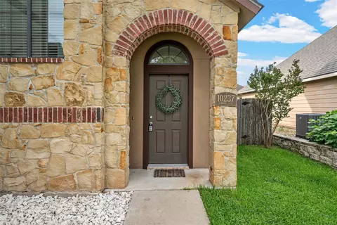 Entry Way - 10237 Condor Loop, Waco, TX 76708 photo 1 of 3