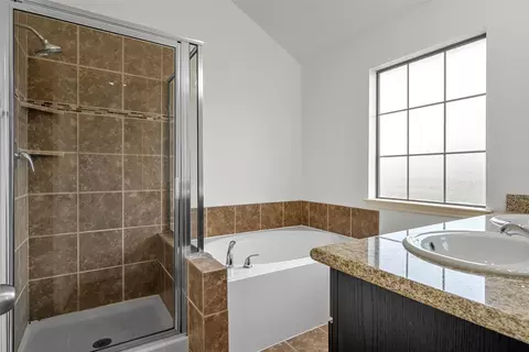 Bath - 10237 Condor Loop, Waco, TX 76708 photo 1 of 2