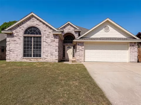 4617 Deal Dr, Fort Worth, TX 76135