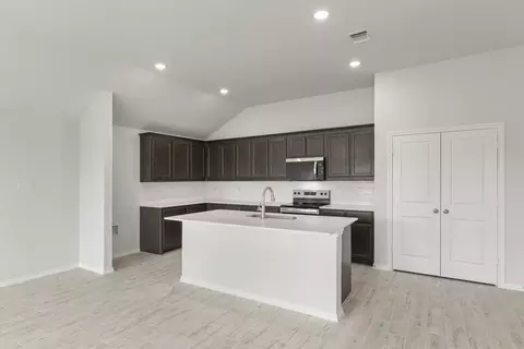 8108 Kingfisher Rd, Pilot Point, TX 76258 photo 5