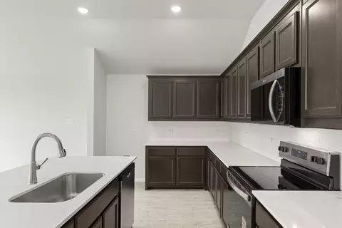 8108 Kingfisher Rd, Pilot Point, TX 76258 photo 4