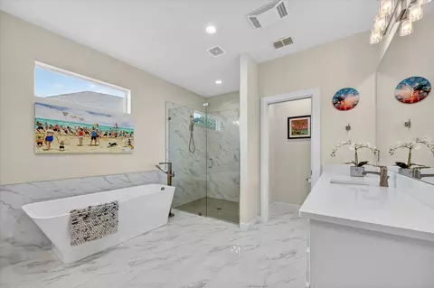 Bath - 1018 Meadow Bend Loop N, Grapevine, TX 76051 photo 1 of 5