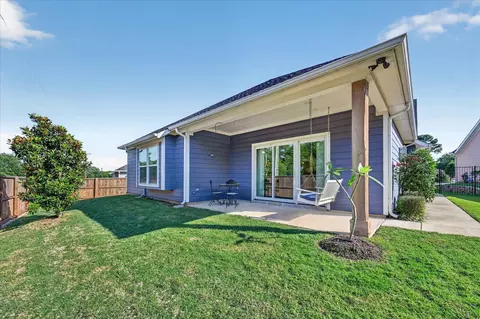 Exterior - 1018 Meadow Bend Loop N, Grapevine, TX 76051 photo 4 of 4