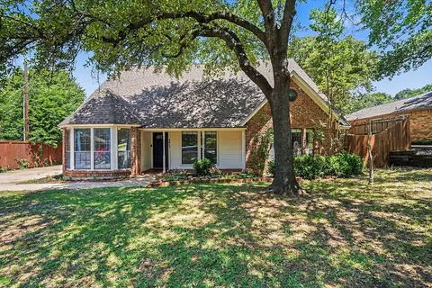4917 Rockford Ct, Arlington, TX 76017