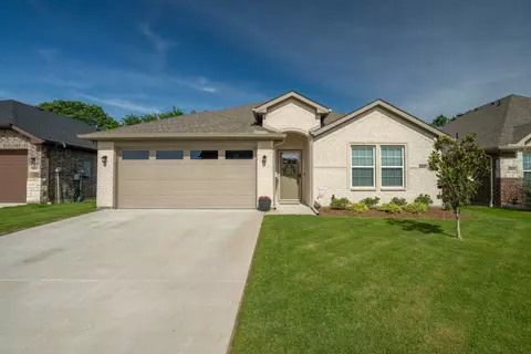 8003 Scott Ln, Greenville, TX 75402
