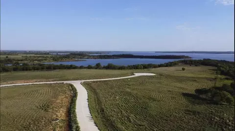 1040 Waters Edge Dr, Sanger, TX 76266