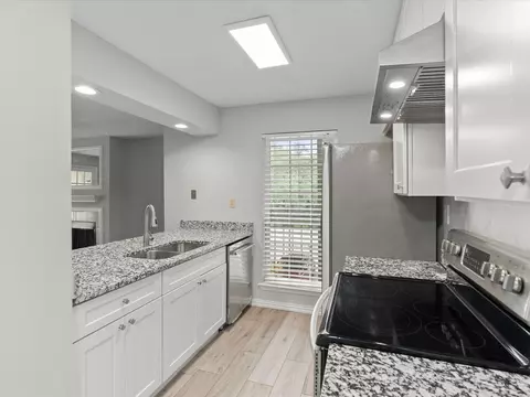 5981 Arapaho Rd #304, Dallas, TX 75248