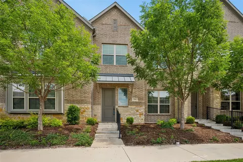 536 Ballustrade Dr, Irving, TX 75039