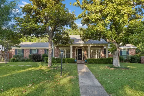 11122 Candlelight Ln, Dallas, TX 75229