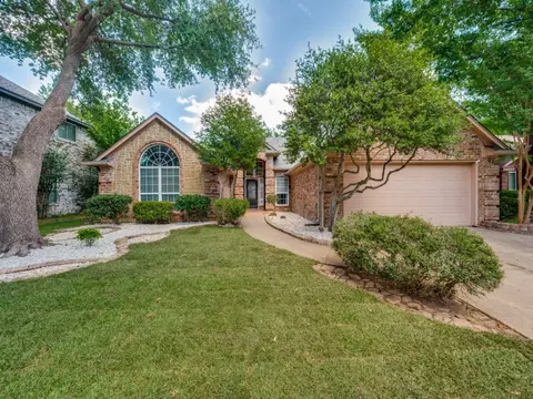 3317 Hazlewood Ct, Bedford, TX 76021