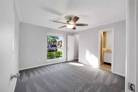 3300 Pebblebrook Dr #109, Seabrook, TX 77586