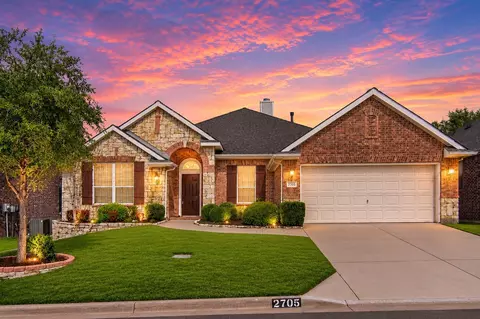 2705 Fox Creek Trl, Arlington, TX 76017