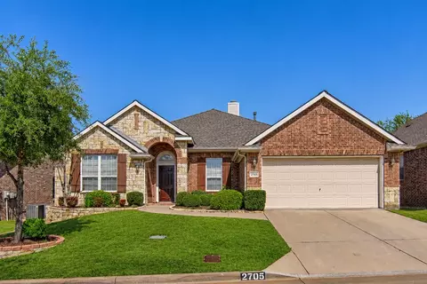 2705 Fox Creek Trl, Arlington, TX 76017