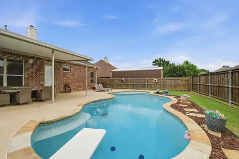 603 Cedar Dr, Pilot Point, TX 76258