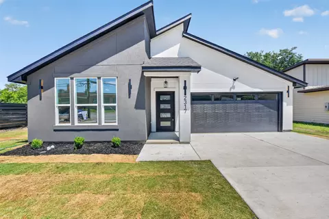 2317 Dillard St, Fort Worth, TX 76105