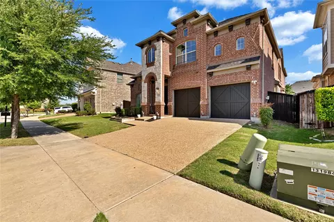925 Nathanael Greene Ct, Aubrey, TX 76227