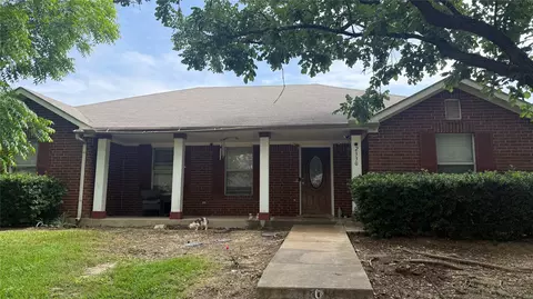2330 John Mccoy Dr, Dallas, TX 75227