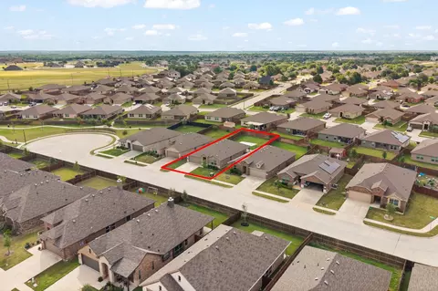 806 Peighton Ct, Cleburne, TX 76033