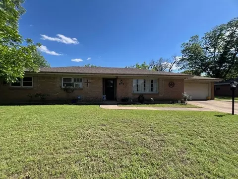 155 Chateau Dr, Fort Worth, TX 76134