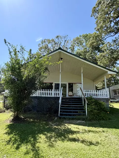 298 Hideaway Dr, Zwolle, LA 71486