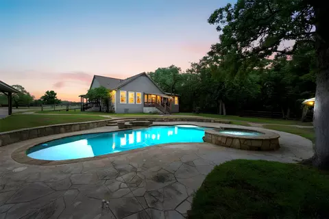 6500 Lusk Branch Ct, Granbury, TX 76049