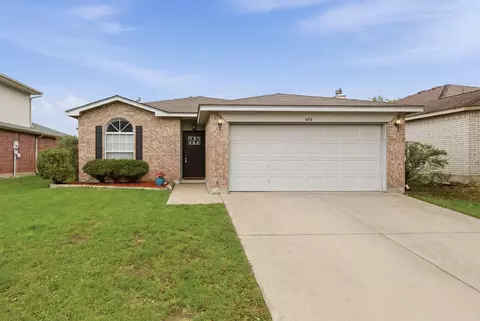 604 Bluejay Dr, Saginaw, TX 76131