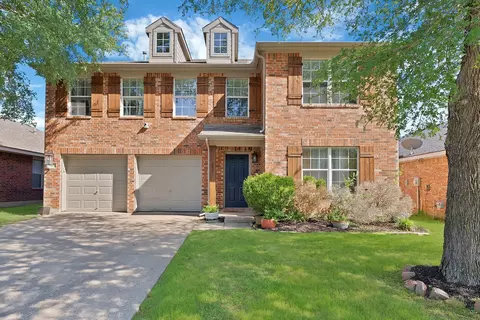 2827 Grandview Dr, Grand Prairie, TX 75052